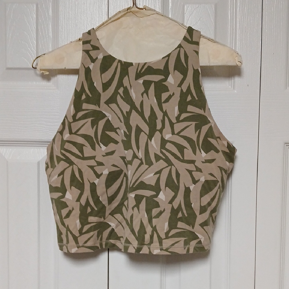 Old Navy Green Sleeveless Crop Tank Top With Built In Bra